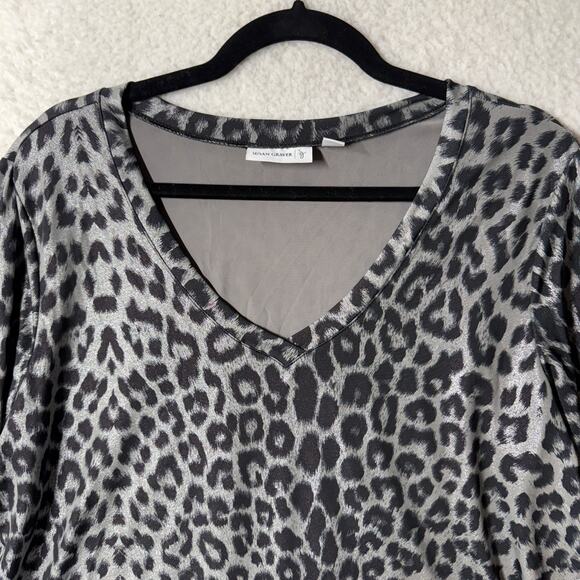 Susan Graver Size XL Animal Print Liquid Knit Top VNeck Gray Shimmer Mob Wife - Picture 2 of 10